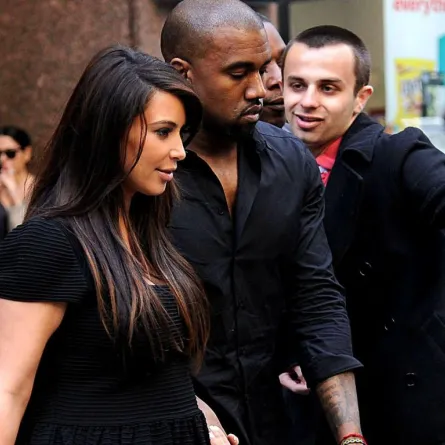 والدة Kim Kardashian تردّ بقسوة على هجوم Obama عليهم