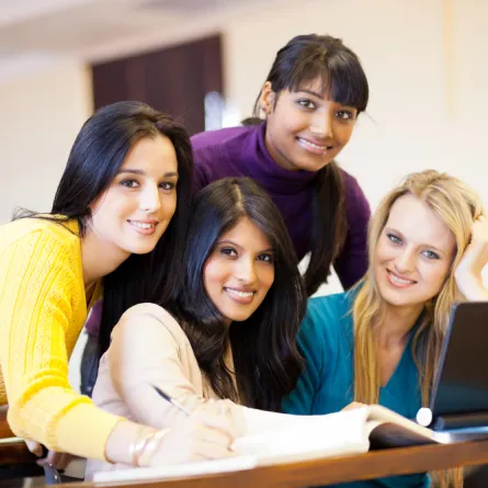 لماذا تتهافت البنات على الدورات التدريبيَّة؟؟