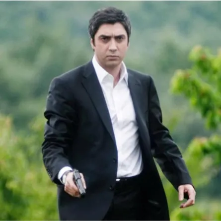 مراد علم دار يرزق بابنه الأوّل علي نادر