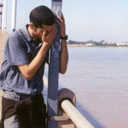 عامل مصري انتحر بعد أن تركته زوجته