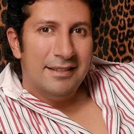 داعية متشدّد يهدّد هاني رمزي بالقتل