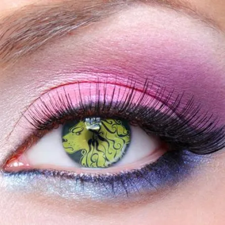 اختاري ظلال عينيك حسب برجك!