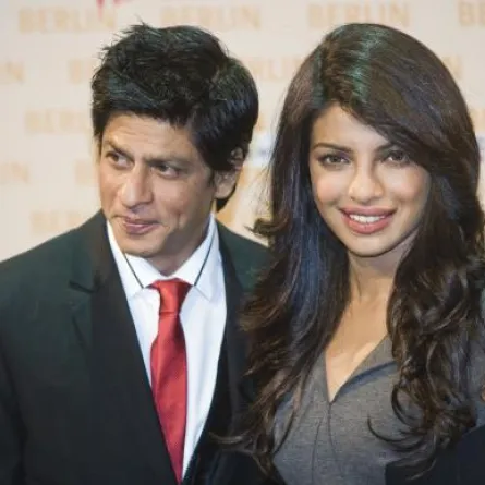 هل يخون شاروخان زوجته مع هذه الممثلة؟