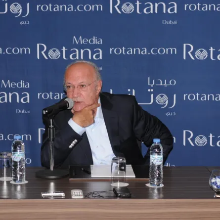 عمر خيرت يختار أمال ماهر وفيروز