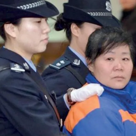 محاكمة طبيبة صينية باعت 7 أطفال