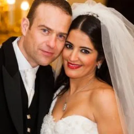 زفاف سناء موزيان إلى عريسها البريطاني