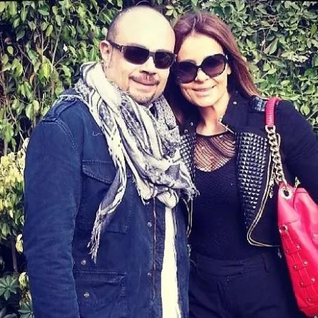 كيف عيّد النجوم معجبيهم في يوم الحب؟