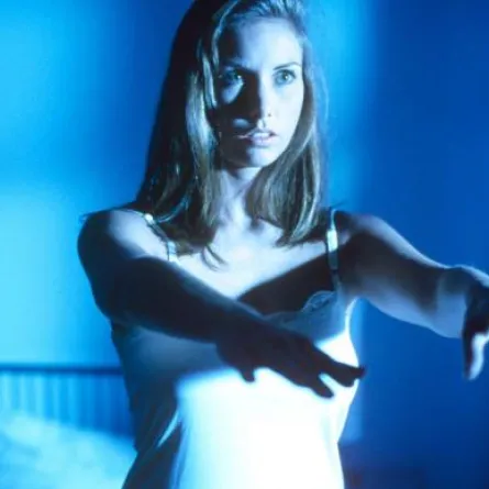 الشرطة تبحث عن امرأة تمشي أثناء نومها