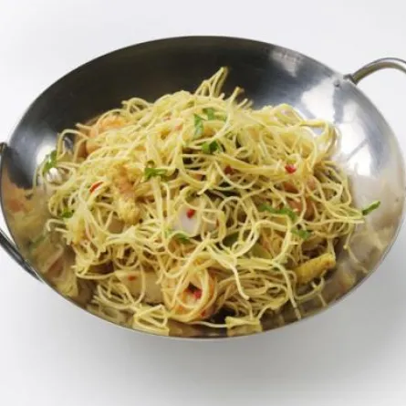 حساء " النودلز" يُزيل الصداع