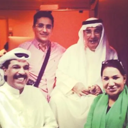 الرويشد يغني مقدمة «البيت بيت ابونا»