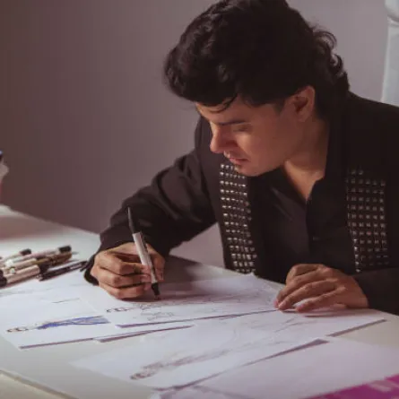 المصمم تركي جاد الله يطلق مجموعته الجديدة بجدة