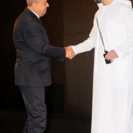 أكرم مكناس يفوز بجائزة محمد بن راشد لداعمي الفنون