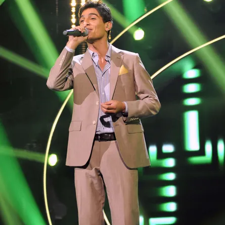رسالة أسير فلسطيني لعساف تبكي جمهور Arab Idol