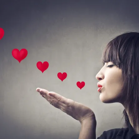 غرامة على  القبل الحارة