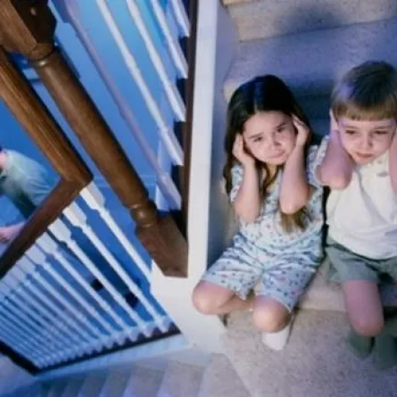 الإنجاب يزيد حالات الشجار بين المتزوجين