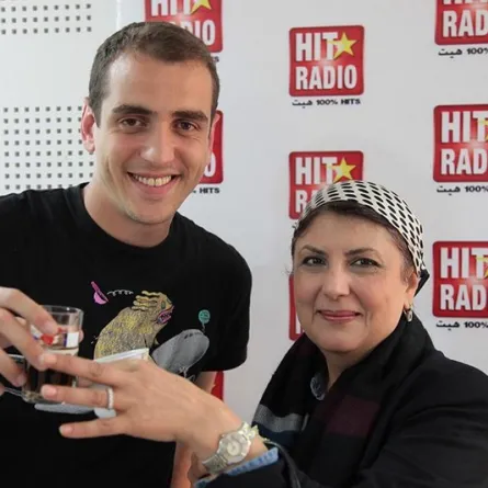 مذيعة مغربية تعلن خبر إصابتها بالسرطان في برنامج إذاعي 