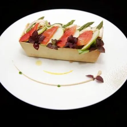 شرائح الدجاج الهشّة بالتفاح الأخضر