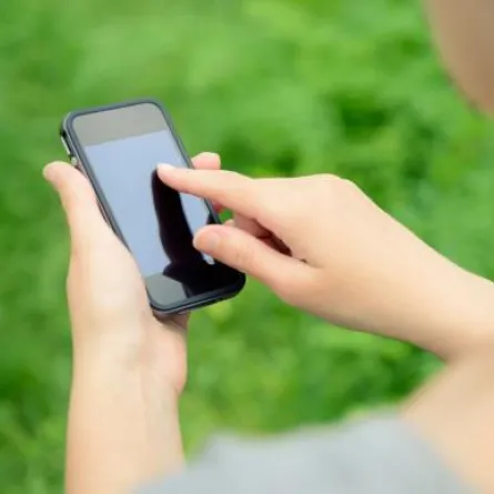 نعم للطبيب ولا لتطبيق الهواتف الذكيّة!