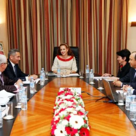 للا سلمى تحول جمعيتها إلى مؤسسة لمحاربة السرطان