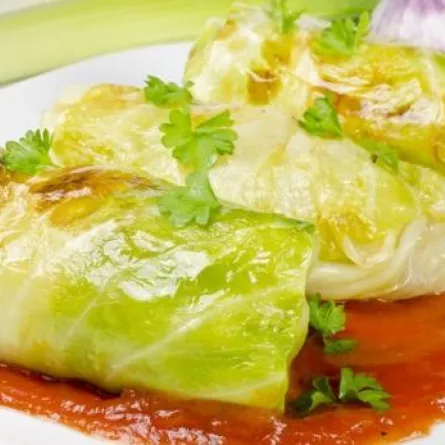 ورق الملفوف المحشي لغداء شرقي