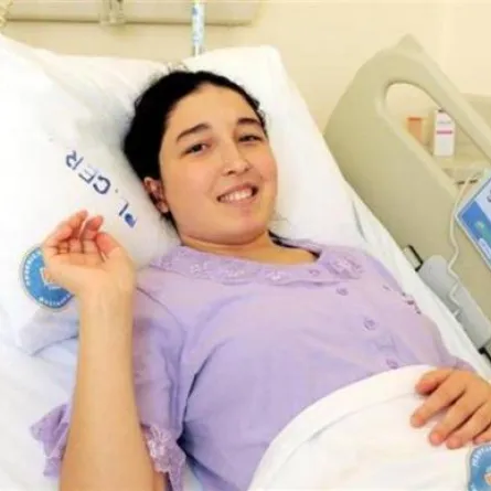 أوّل امرأة خضعت لعمليّة زرع رحم في العالم...تجهض