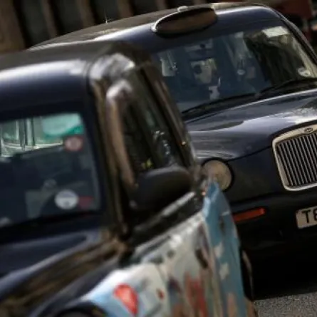 تاكسي لندن  يشهد اقبالاً بالسعودية