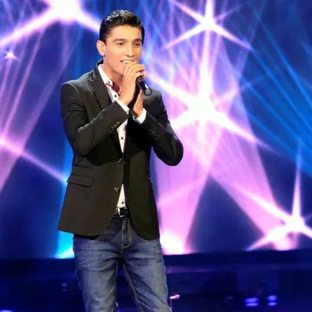 الشرطة تنقذ محمد عساف من محل ملابس في رام الله