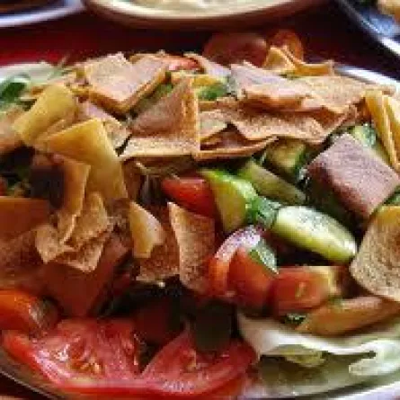 أعدّي الفتوش التركي مع الباذنجان