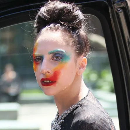 Lady Gaga  تغيّر مفهوم استعمال المكياج!