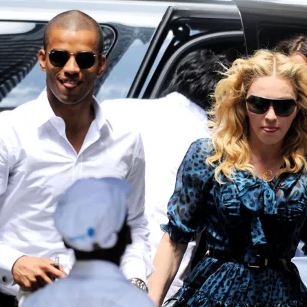 Madonna مخطوبة من حبيبها الجزائري المسلم