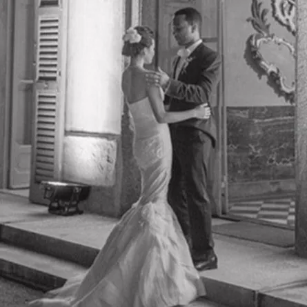 John Legend يدخل القفص الذهبي وزوجته ترتدي 3 أثواب