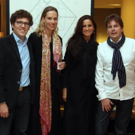 فكرة تجمع نخبة الفنانين التشكيلين في الرياض