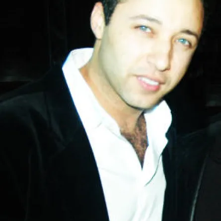 أحمد فهمي يُغادر السجن إلى "أراب أيدول 2"