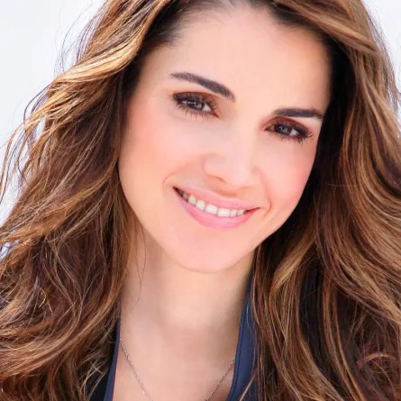 مكياج عيونك على طريقة الملكة رانيا