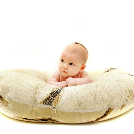 أشكال مختلفة من مخدات الرضاعة