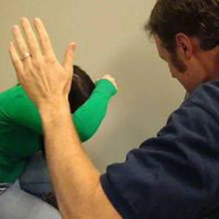 طالبة هندية تنتحر من الطابق 17 بسبب تعنيفها