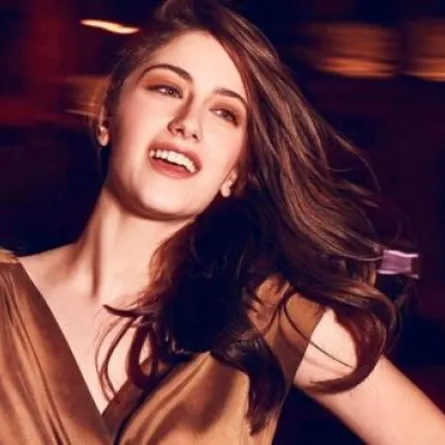 هازال والسلطانة خديجة تتظاهران ضد هدم سينما في اسطنبول