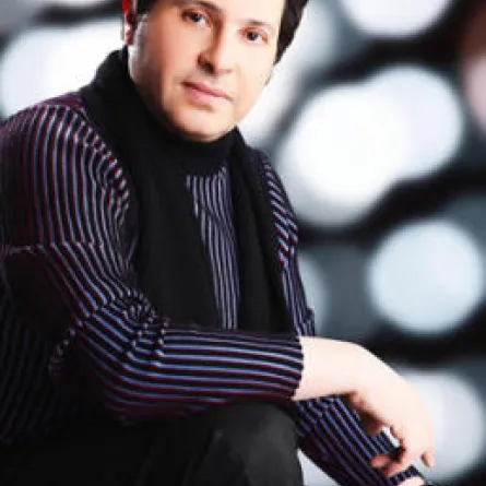 هاني شاكر في المستشفى بعد إلغاء حفله