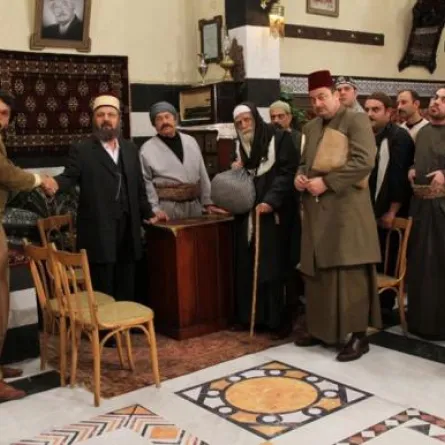 بالصور:"حمام شامي" يقلب أشكال نجوم سوريا رأساً على عقب