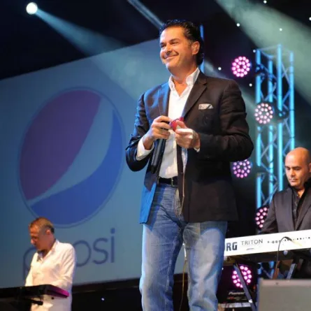 راغب علامة يتألق في حفل نجوم "أراب أيدول"