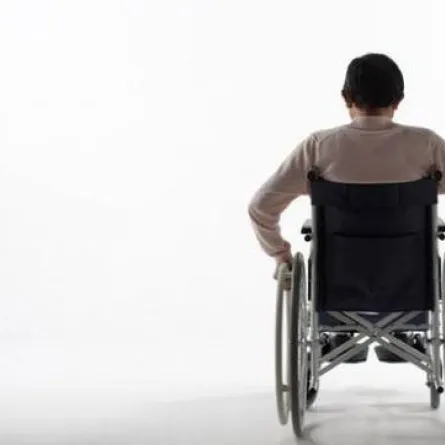 آسيوي يهاجم طالبة سعودية من ذوي الاحتياجات في دورة مياه مطعم