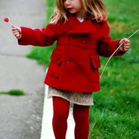 اختاري إطلالة طفلتك الشتوية