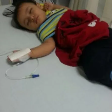 أب مستعد للتنازل عن الجنسية السعودية لإنقاذ طفله