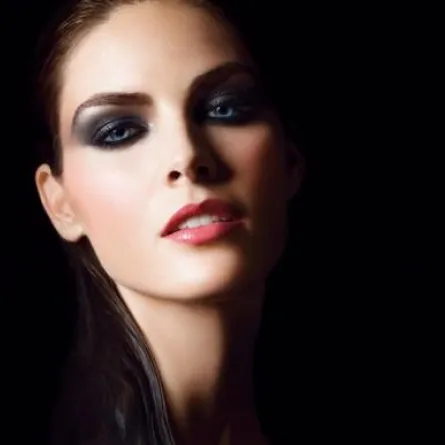 مكياج عيون جريء من Estée Lauder