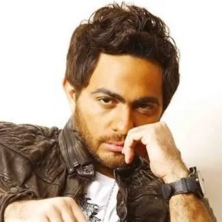 تامر حسني متهم باستغلال عبد الحليم