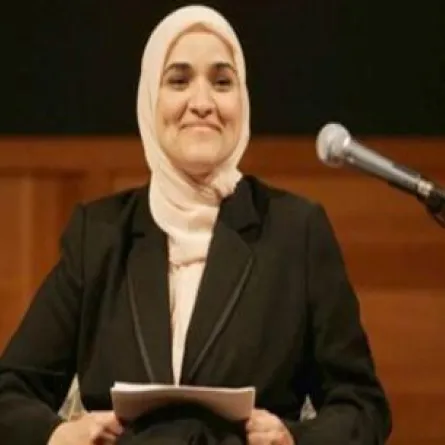 داليا مجاهد.. أول عربية محجبة مستشارة للرئيس الأميركي