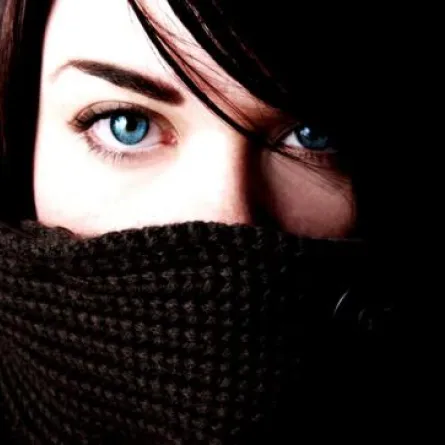 الرجل لا يفهم "مشاعر" المرأة من عينيها