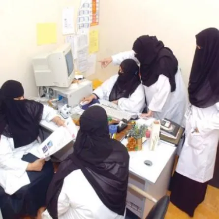 ممرضات سعوديات يرفضن تحميم المرضى في الأحساء
