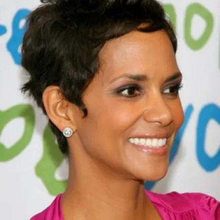 النجمة هالي بيري تتزوج الرابع!