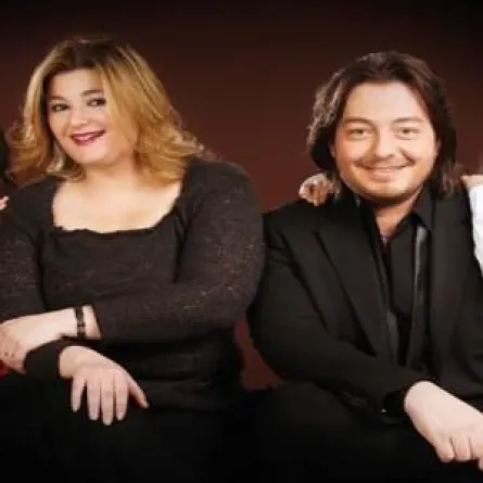 ماذا تقول زوجة أحمد زاهر عن صوره الساخنة مع المذيعة؟